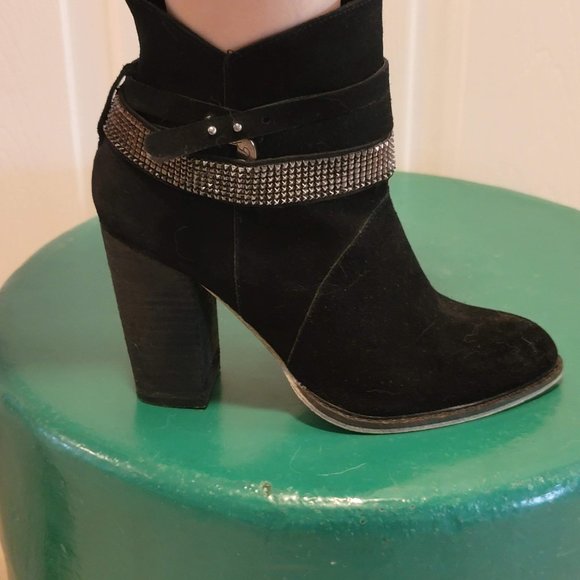 high heel booties by Chinese Laundry - Picture 3 of 5